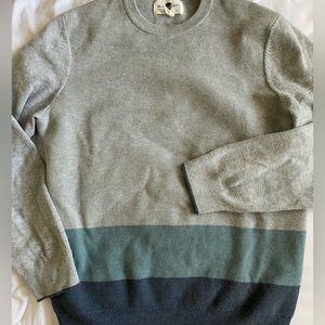 Light weight sweater - Size M